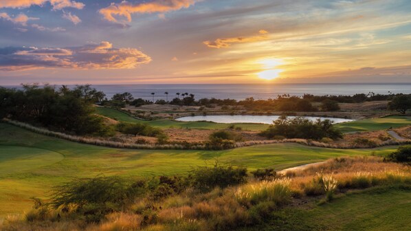 Welcome to Mauna Kea Palms - 2BR with unobstructed views of the Pacific Ocean and year round sunsets