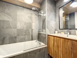 Bain