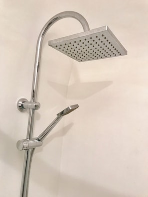 Dusche mit Handbrause