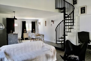 Gites Terra di a Bravona - Appartement Henri Salon 4