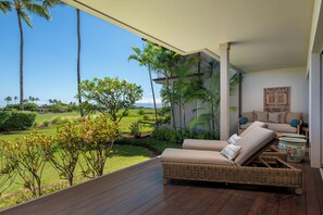 Relax on the lanai and take in the beautiful garden and Hawaii views.