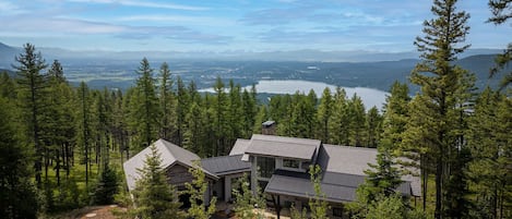 Overlooking Whitefish Lake and the surrounding mountains, Elk Highlands Ski House offers incredible views year round.