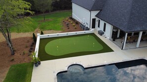 1200 sq ft putting green