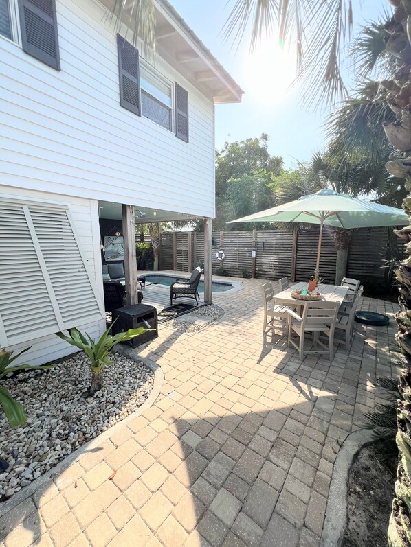 Outdoor dining