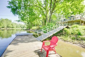 Shared Dock | River Access | Single-Story Unit | Upstairs Studio Apartment