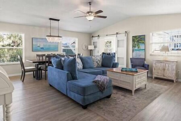 Living room (1)