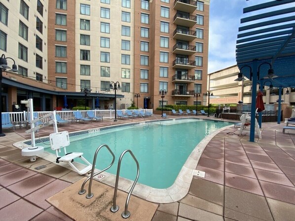 1nationalharbor-pool(6)