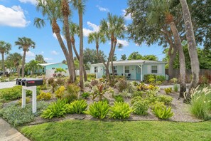 Tropical Landscaping
