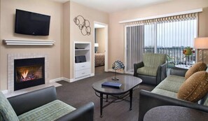 worldmark-oceanside-2-bedroom-living-room-664x386_enhanced