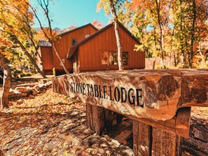 Welcome to Stone Table Lodge