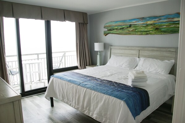 Wake up with a beautiful view of the ocean!!