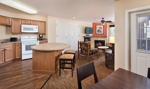002-big-bear-gallery-standard-overview-living