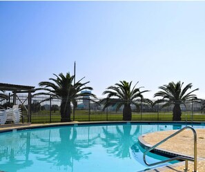 Beautiful Neighborhood Pool! Seasonal hours.