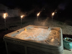 Bain à remous extérieur