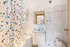 Bathroom with bathtub