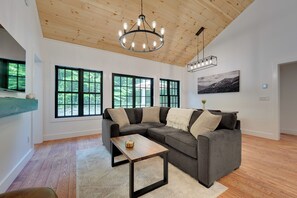 Living Room | Smart TV | Radiant Floor Heating