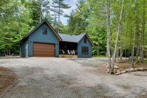 Cabin Exterior | Outdoor Fire Pit | Peaceful Surroundings
