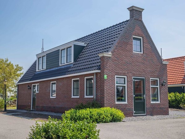 Holiday Home Exterior [summer]
