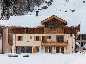 Außenseite Ferienhaus [Winter]