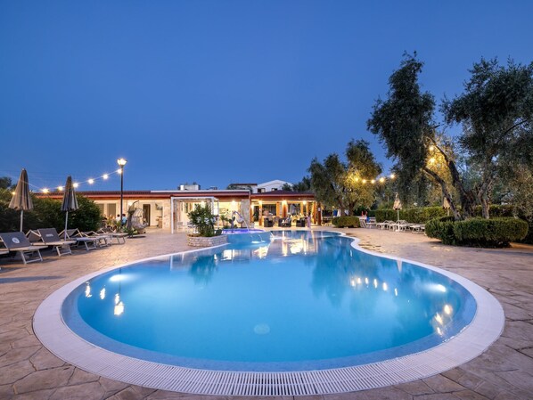 Holiday Home Swimming Pool