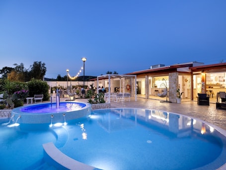 Schwimmbad des Ferienhauses