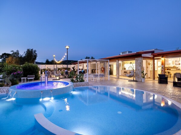 Schwimmbad des Ferienhauses