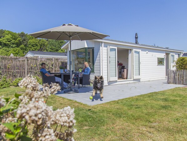 Außenseite Ferienhaus [Sommer]