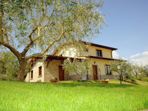 Außenseite Ferienhaus [Sommer]