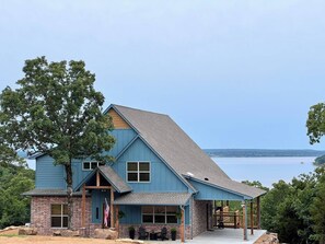 The Golden Hour House at Lake Eufaula