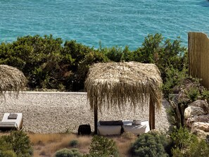 The villa is within walking distance to the sea & beach.