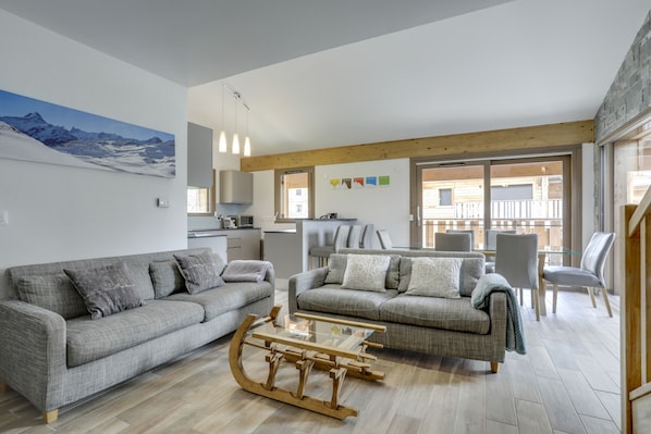 Living room apartment 4 elements in Châtel in France