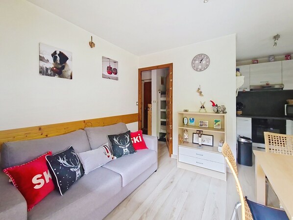 Salon Petit Savoyard PY6 Châtel