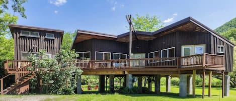 Creekside Retreat hosted by MVR Vacation Rentals, Inc. Wellsboro, PA