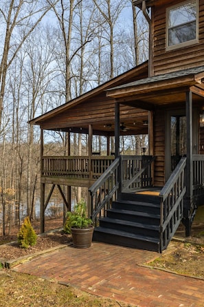 Keyless front pad entry