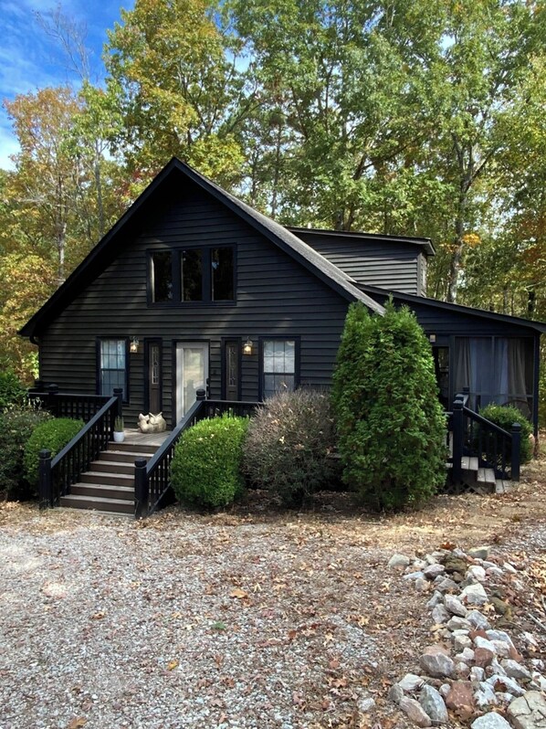 EXTERIOR FRONT OF HOME