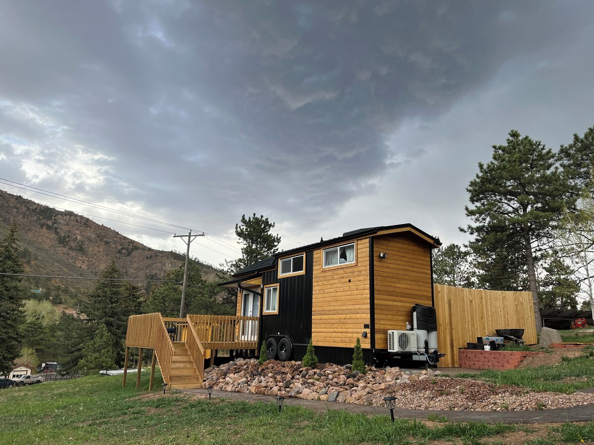 Tiny House in the Big Mountains with Hot Tub! Eco-Friendly & near CO Springs!