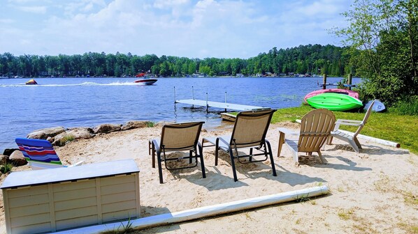 Beautiful clean beach great for swimming kayak! connects 5 different lakes 