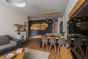 Amazing Athens Apartment | 4 Bedrooms | Apartment Natalia | 4th Floor | Syggrou Av. 12 | Acropolis