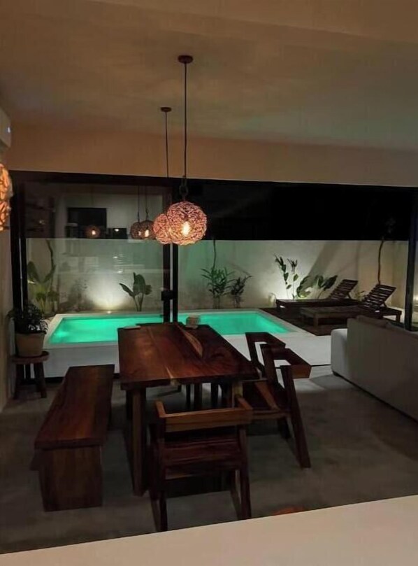 Outdoor dining