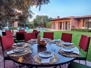 Outdoor dining