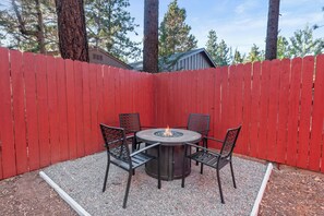 Fire pit table