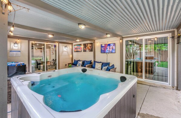 Patio Area, Hot Tub, TV and Lots of Seating!