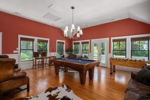 CC318: OBX Rays | TL Rec Room - Pool Table, Full-Sized Refrigerator, Deck Access