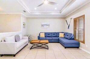 Spacious Beach Townhome-Endless Gulf Views (584)