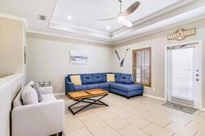 Spacious Beach Townhome-Endless Gulf Views (582)