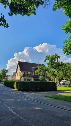 Gästehaus Mäder, (Bad Dürrheim), LHS 12905-Gästehaus Mäder direkt am Kurpark