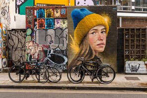 Hackney street art