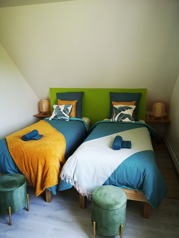 Chambre Ananas 2 lits simples
