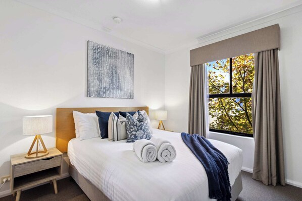 Queen Bed