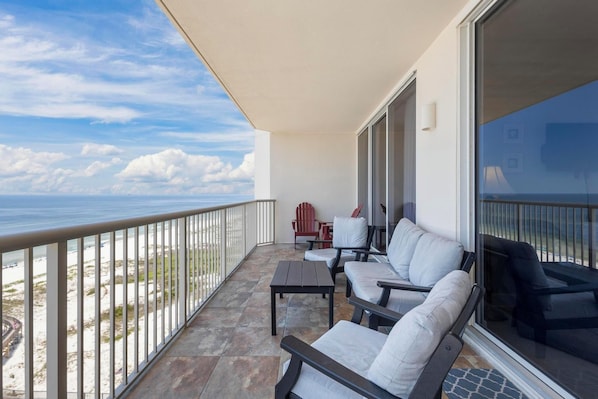 The Beach Club 1206C - Prairie Pirate Hideaway Balcony Area